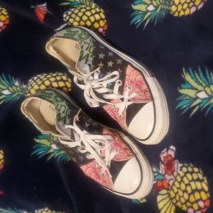 Converse low top flowers, stars, and graffiti